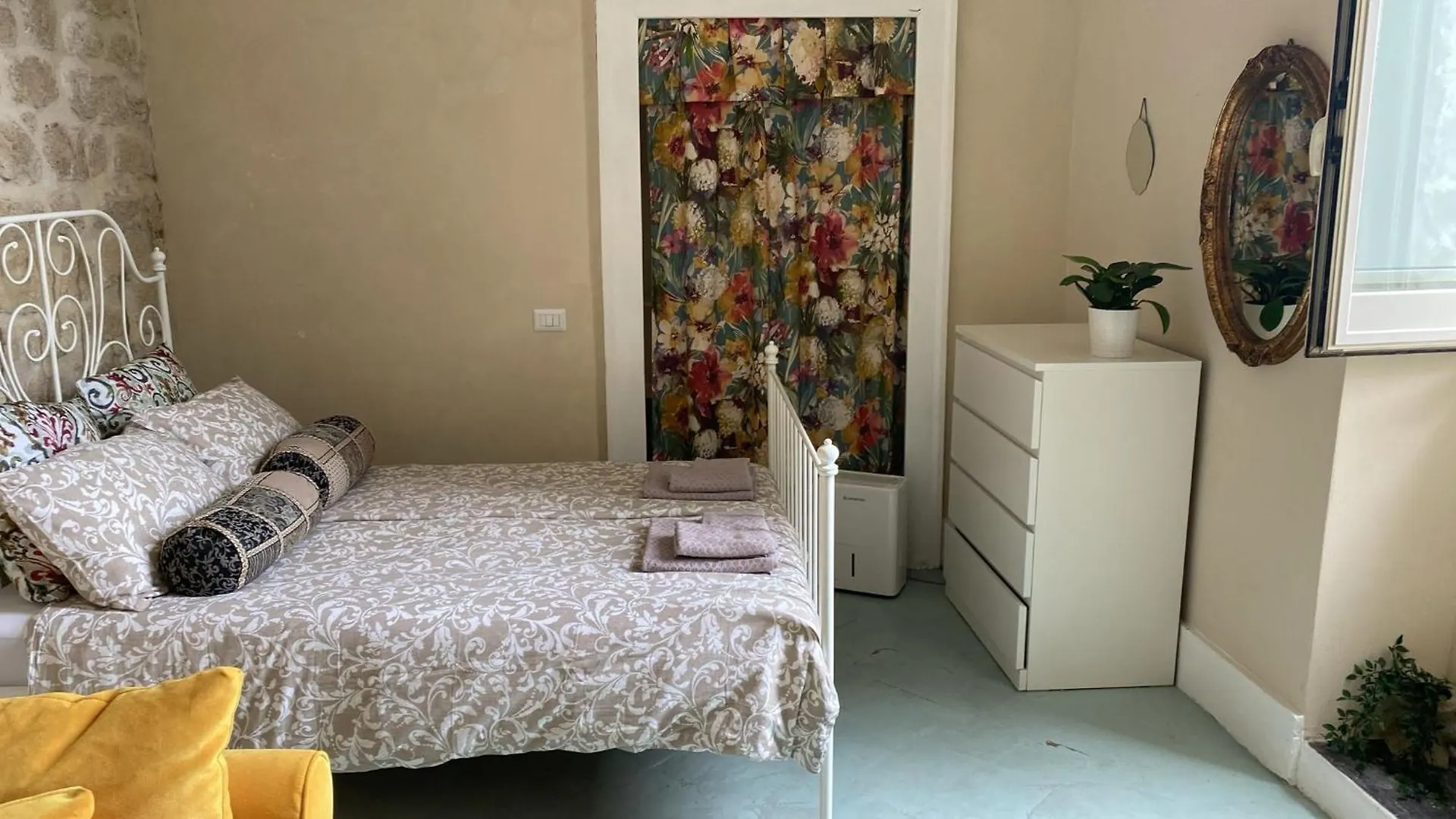 Apartment Nel Vicoletto Casa Vacanze Naples