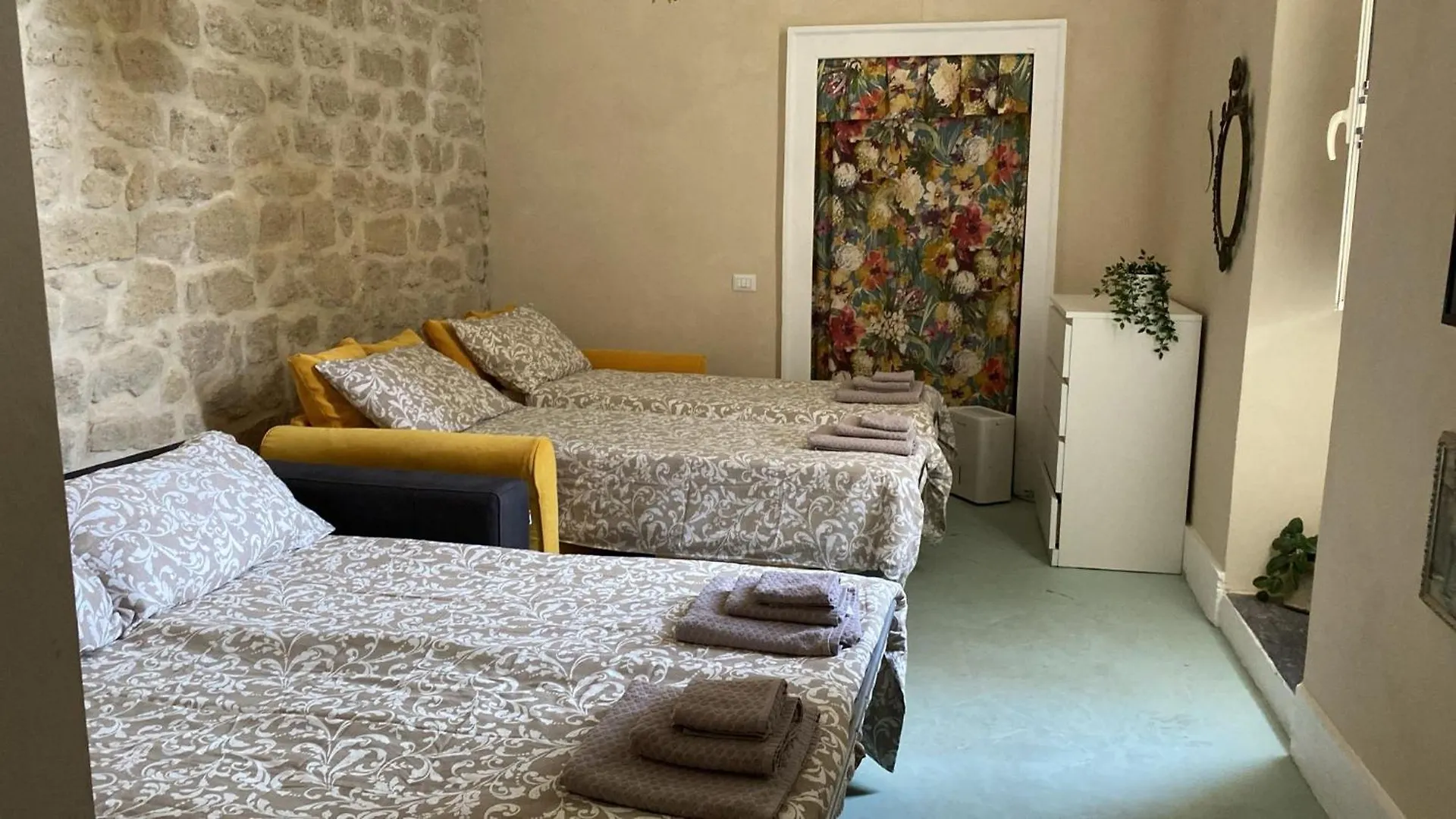Apartment Nel Vicoletto Casa Vacanze Naples